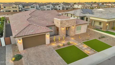 Exterior - 1464 E Aris Dr, Gilbert, AZ 85298 photo 15 of 20