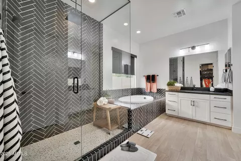 Bath - 1464 E Aris Dr, Gilbert, AZ 85298 photo 1 of 6