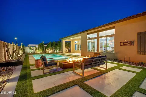 Exterior - 1464 E Aris Dr, Gilbert, AZ 85298 photo 8 of 20