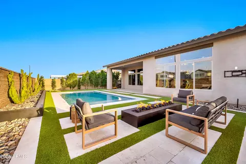Exterior - 1464 E Aris Dr, Gilbert, AZ 85298 photo 6 of 20