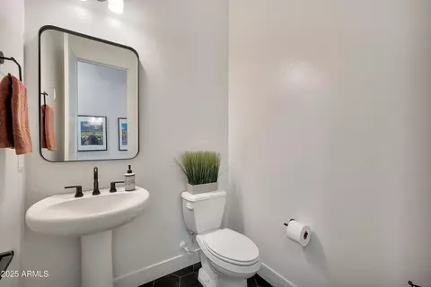 Bath - 1464 E Aris Dr, Gilbert, AZ 85298 photo 5 of 6