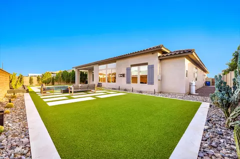 Exterior - 1464 E Aris Dr, Gilbert, AZ 85298 photo 4 of 20