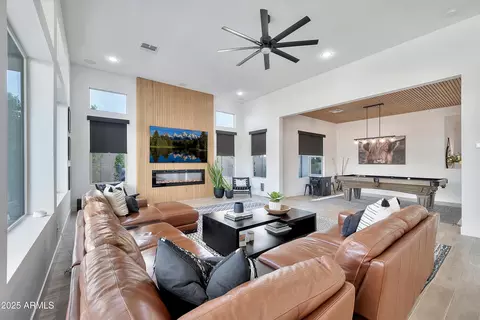 Living - 1464 E Aris Dr, Gilbert, AZ 85298 photo 2 of 6