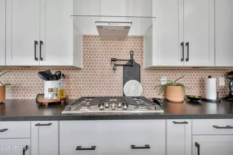 Kitchen - 1464 E Aris Dr, Gilbert, AZ 85298 photo 2 of 6