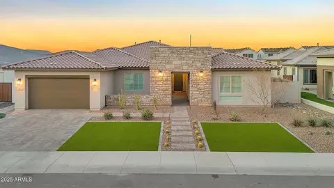 Exterior - 1464 E Aris Dr, Gilbert, AZ 85298 photo 12 of 20
