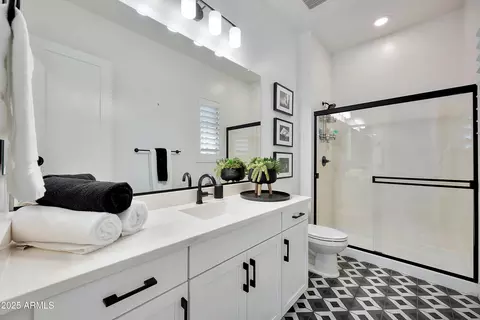 Bath - 1464 E Aris Dr, Gilbert, AZ 85298 photo 6 of 6