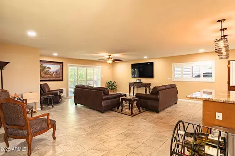 Living - 508 W Harmont Dr, Phoenix, AZ 85021 photo 2 of 2