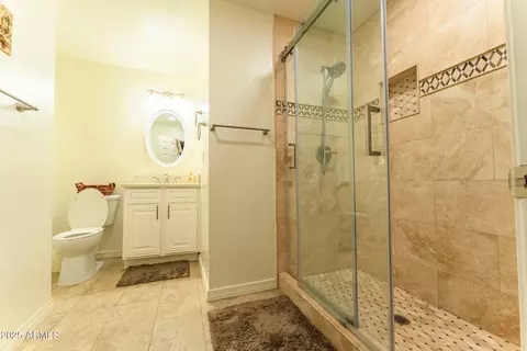 Bath - 508 W Harmont Dr, Phoenix, AZ 85021 photo 1 of 2