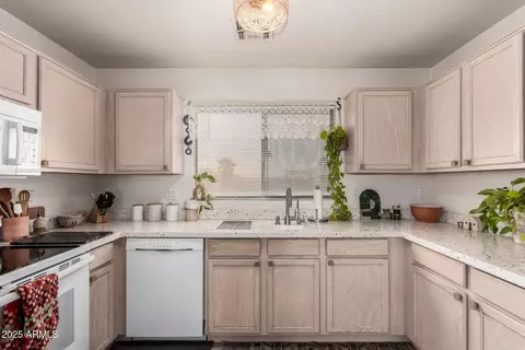 2177 S Weaver Dr, Apache Junction, AZ 85120 photo 8