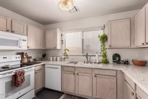 2177 S Weaver Dr, Apache Junction, AZ 85120 photo 9
