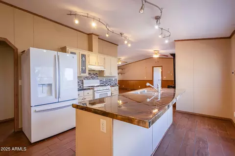 3614 Stagg Cir, Overgaard, AZ 85933 photo 11