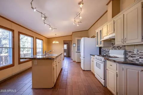 3614 Stagg Cir, Overgaard, AZ 85933 photo 8