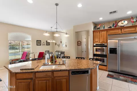 Kitchen - 2838 E Vaughn Ct, Gilbert, AZ 85234 photo 4 of 5