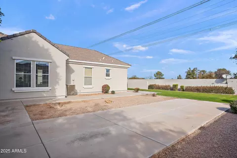 Exterior - 2838 E Vaughn Ct, Gilbert, AZ 85234 photo 14 of 15
