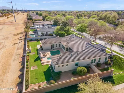 View/Area - 2838 E Vaughn Ct, Gilbert, AZ 85234 photo 8 of 8