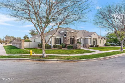 Exterior - 2838 E Vaughn Ct, Gilbert, AZ 85234 photo 6 of 15