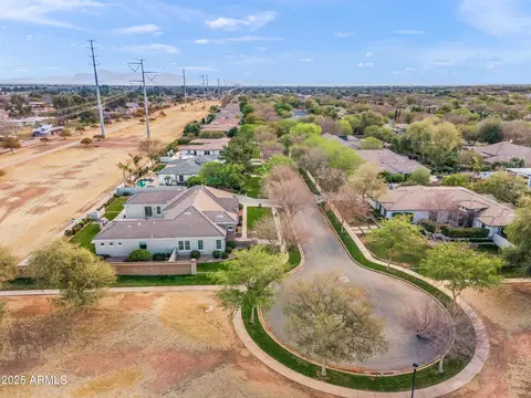 View/Area - 2838 E Vaughn Ct, Gilbert, AZ 85234 photo 5 of 8