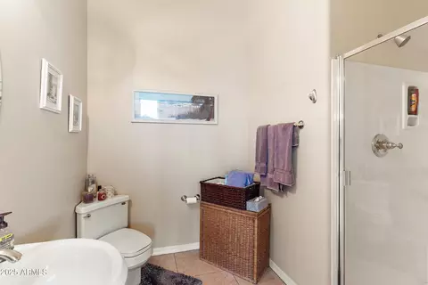 Bath - 2838 E Vaughn Ct, Gilbert, AZ 85234 photo 6 of 6