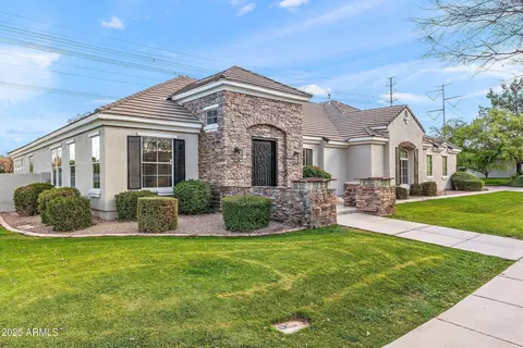 Exterior - 2838 E Vaughn Ct, Gilbert, AZ 85234 photo 5 of 15