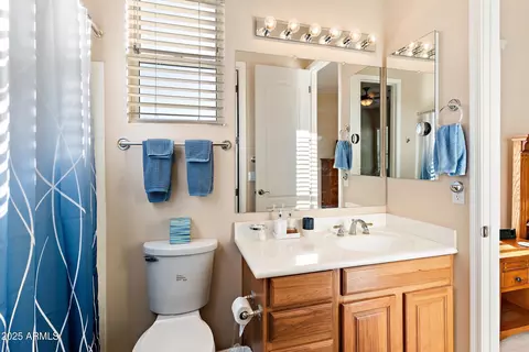 Bath - 2838 E Vaughn Ct, Gilbert, AZ 85234 photo 1 of 6