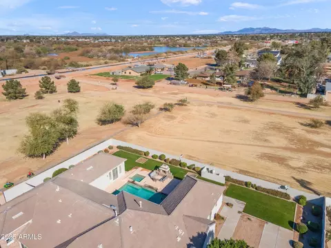 View/Area - 2838 E Vaughn Ct, Gilbert, AZ 85234 photo 6 of 8