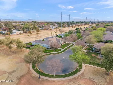 View/Area - 2838 E Vaughn Ct, Gilbert, AZ 85234 photo 4 of 8