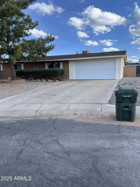 1003 Pico Ct, Sierra Vista, AZ 85635