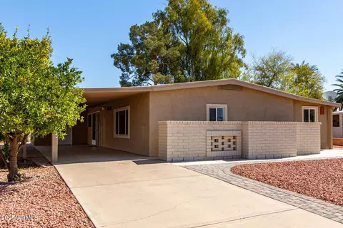 26235 S Lakeview Dr, Sun Lakes, AZ 85248