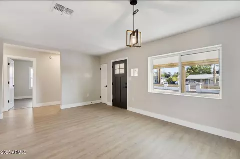 Living - 2202 E Osborn Rd, Phoenix, AZ 85016 photo 3 of 11