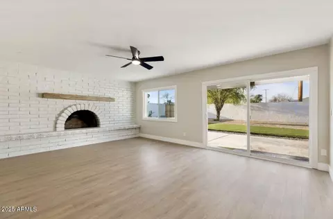 Living - 2202 E Osborn Rd, Phoenix, AZ 85016 photo 6 of 11