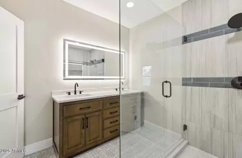 Bath - 2202 E Osborn Rd, Phoenix, AZ 85016 photo 4 of 5