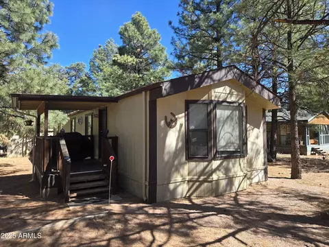 2877 Lazy Bear Trl, Overgaard, AZ 85933