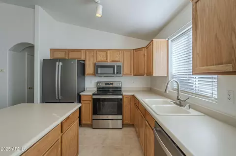 Kitchen - 3313 E Waltann Ln, Phoenix, AZ 85032 photo 4 of 4