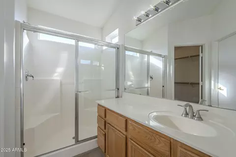 Bath - 3313 E Waltann Ln, Phoenix, AZ 85032 photo 1 of 2