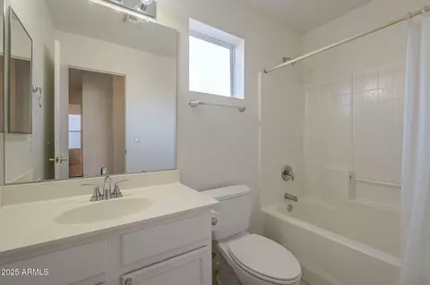 Bath - 3313 E Waltann Ln, Phoenix, AZ 85032 photo 2 of 2