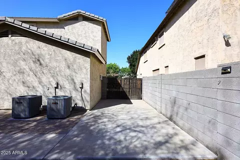 1839 E Donner Dr, Phoenix, AZ 85042 photo 21