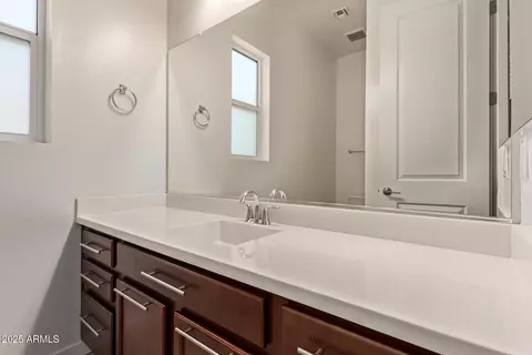Bath - 917 E La Mirada Dr, Phoenix, AZ 85042 photo 4 of 4