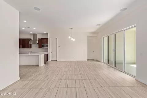 Living - 917 E La Mirada Dr, Phoenix, AZ 85042 photo 4 of 5