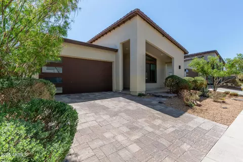 Exterior - 917 E La Mirada Dr, Phoenix, AZ 85042 photo 3 of 10
