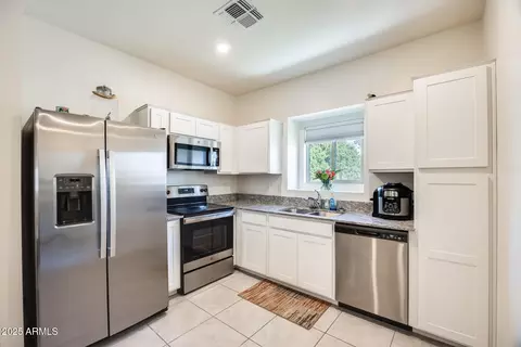 Kitchen - 2228 W Harmont Dr, Phoenix, AZ 85021 photo 1 of 2