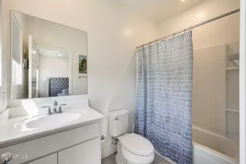 Bath - 2228 W Harmont Dr, Phoenix, AZ 85021 photo 3 of 3
