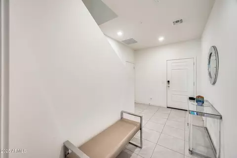 Entry Way - 2228 W Harmont Dr, Phoenix, AZ 85021 photo 3 of 8