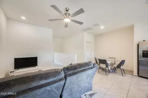 Entry Way - 2228 W Harmont Dr, Phoenix, AZ 85021 photo 7 of 8