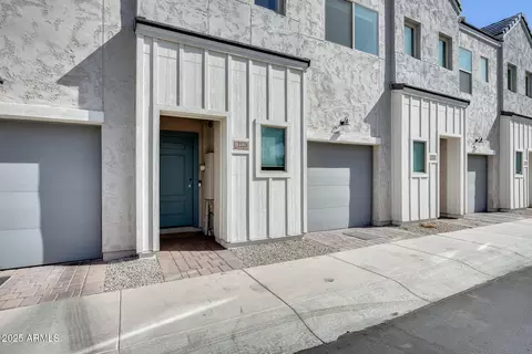 2228 W Harmont Dr, Phoenix, AZ 85021