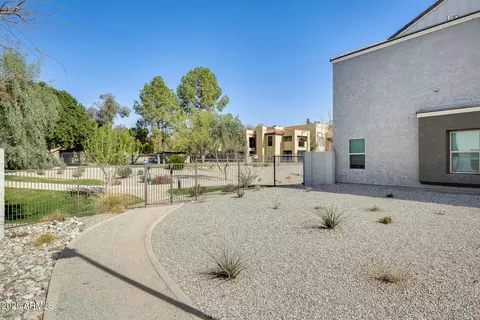 Exterior - 2228 W Harmont Dr, Phoenix, AZ 85021 photo 10 of 12