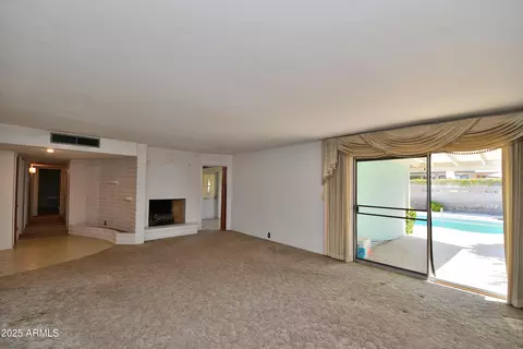 Living - 8043 N 10th Pl, Phoenix, AZ 85020 photo 2 of 2