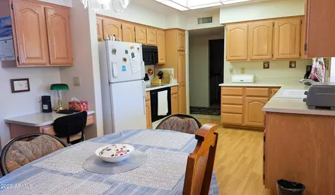 Kitchen - 8335 E Monte Ave, Mesa, AZ 85209 photo 3 of 3