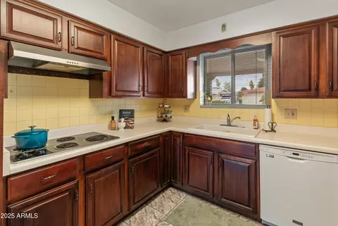 Kitchen - 6217 El Paso St, Mesa, AZ 85205 photo 4 of 6
