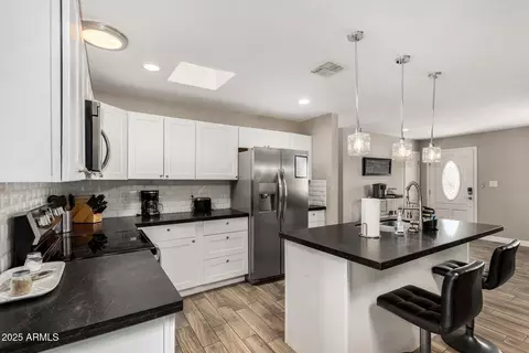 Kitchen - 1934 El Parque Dr, Tempe, AZ 85282 photo 3 of 4