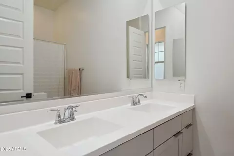 Bath - 9452 E Theia Dr, Mesa, AZ 85212 photo 3 of 4
